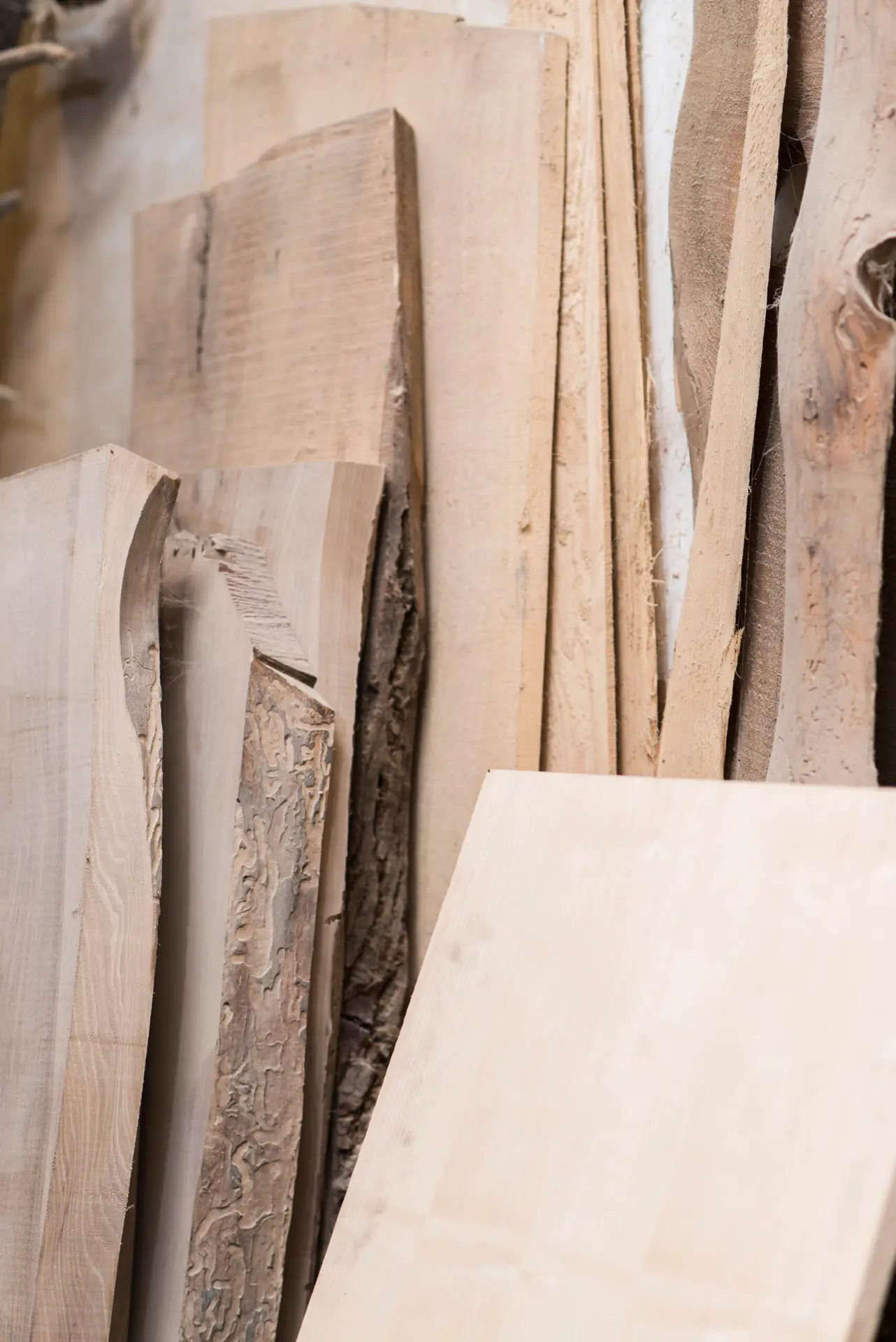 different-type-wooden-planks-workshop(1)